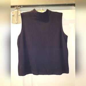St. John - Navy Ribbed Sleeveless Sweater, size L